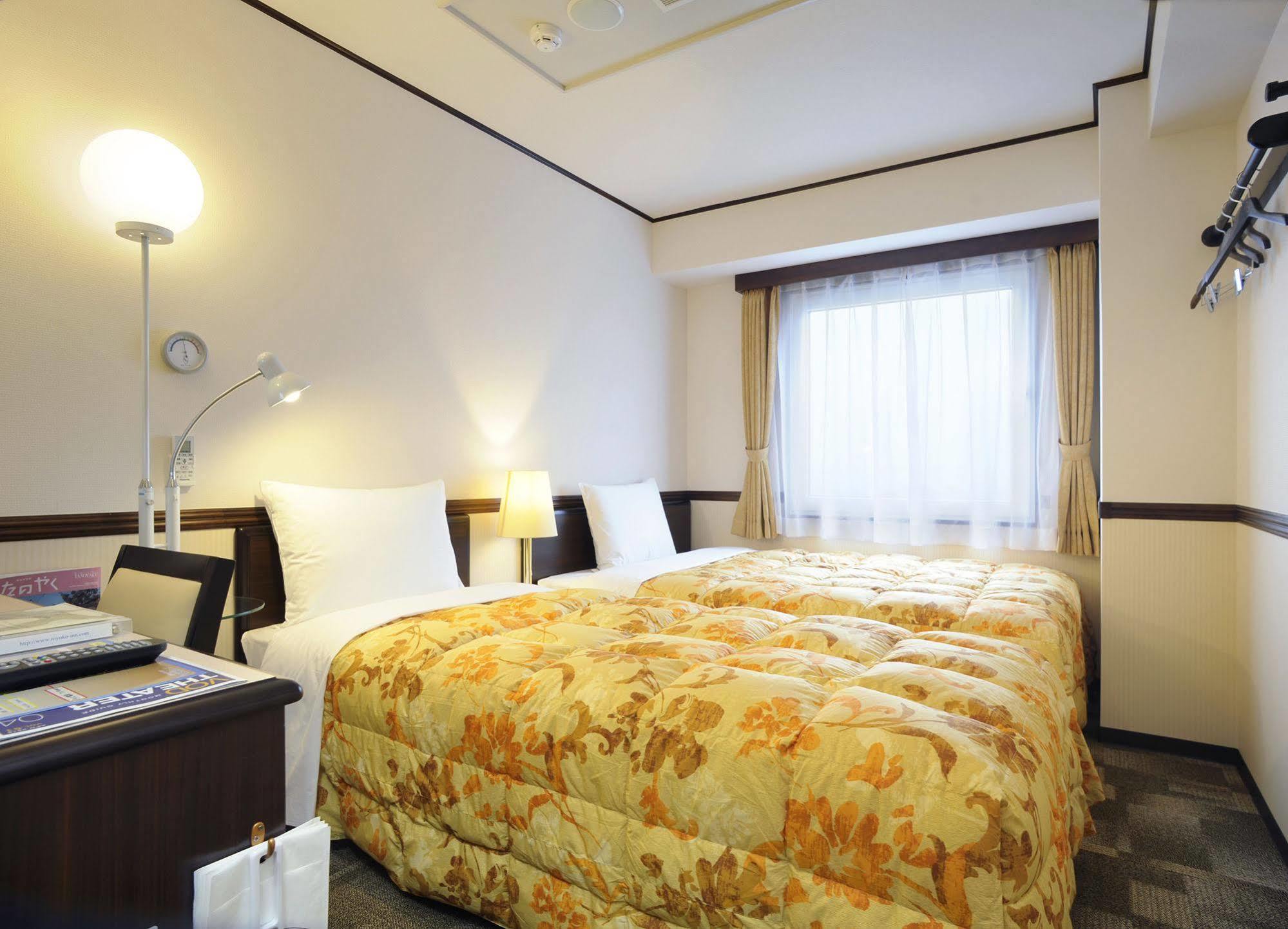 Toyoko Inn Oita Nakatsu Ekimae Экстерьер фото